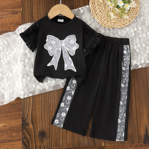 Set estivo da 2 pezzi per bambina, maglietta con maniche a volant e applicazione di fiocco in pizzo + pantaloni laterali in rete floreale con elastico in vita, <span class=keywords><strong>completo</strong></span> per bambina - Product Image 1