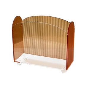 Porte-revues en lucite ondulée ambrée personnalisé - Product Image 1