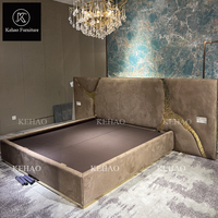 Lit double haut de gamme avec grande tête de lit, en acier inoxydable sur mesure, ensemble de lit en cuir de luxe, mobilier de chambre moderne, lit king size de luxe