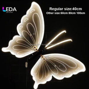 LEDA Farfalle 3D LED in Acrilico da 40cm <span class=keywords><strong>per</strong></span> Esterni, Decorazioni <span class=keywords><strong>per</strong></span> Feste, Ali Dinamiche, Illuminazione Paesaggistica - Product Image 1