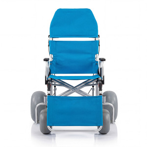 Fauteuil roulant tout-terrain Ary Medical bleu, dossier réglable manuellement, léger, portable, pour usage extérieur - Product Image 2