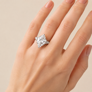 Anello Minimalista a Forma di Marquise per Donne, Gioiello da Dito dal Design Futuristico - Product Image 2