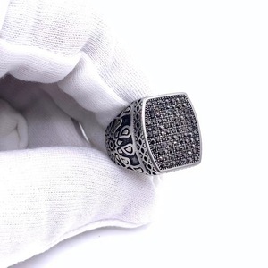 Men's <b>Titanium</b> Steel <b>Ring</b> With <b>Black</b> Stone Micro Pave Flower Design Retro Silver Color Fashion Jewelry Gift - Product Image 4