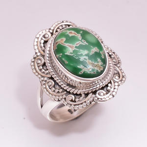 Anillo Clásico de Boda para Mujer, Plata de Ley 925, con Gema de Sugilita Natural, Engaste en Bisel, Hecho a Mano, Joyería Fina - Product Image 3