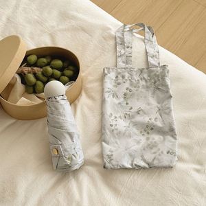 Sombrilla Ligera Plegable de 5 Secciones con Protección UV UPF50+, Impermeable, con Bolsa de Transporte con Estampado a Juego, Diseño Floral, Portátil, de Bolsillo - Product Image 1