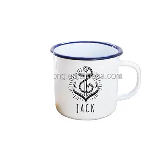 Белая металлическая жестяная кружка с логотипом на заказ, кофейная чашка с синим ободом