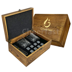 Set Regalo con Cubetti di Ghiaccio per Raffreddare il Whisky, Pietre in Granito e Bicchieri in Vetro, Confezione in Legno, MOQ Ridotto - Product Image 2