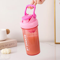 Vente flash : bouteille de shaker en plastique portable sans BPA de 900 ml, pour protéines, smoothies, milkshakes, mélangeur pour la salle de sport et le fitness, bouteille de sport