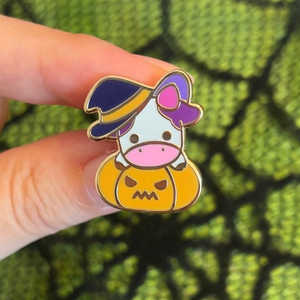 Produttore di Spille in Smalto Duro con Logo Personalizzato Luminoso al Buio - Product Image 5