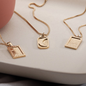 Collar con Colgante Rectangular de Carta del Tarot, Chapado en Oro de 18K, Joyería de Acero Inoxidable, Colgante de Nube Celestial, Luna y Rayos de Sol - Product Image 2