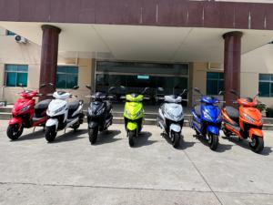 Qualité chaude 125CC Scooter HuanYing refroidi par Air <span class=keywords><strong>frein</strong></span> à disque <span class=keywords><strong>avant</strong></span> <span class=keywords><strong>frein</strong></span> à <span class=keywords><strong>tambour</strong></span> arrière pneu <span class=keywords><strong>avant</strong></span> et arrière 3.50-10 Scooter pratique - Product Image 6