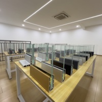 Rampe en verre en aluminium en forme de U pour balcon et terrasse extérieure, système de balustrade en verre trempé sans cadre