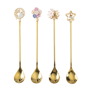 Juego de cucharas chapadas en oro y tenedor, caja de regalo de acero inoxidable 304, exquisita cuchara de café con mango largo, flor de cerezo, Star Des - Product Image 1