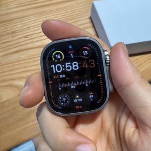 นาฬิกาอัจฉริยะ Watch Ultra รุ่นที่ 1 ขนาด 49 มม. ระดับพรีเมียม หน้าจอ OLED พร้อม GPS สำหรับกิจกรรมกลางแจ้ง ติดตามสุขภาพและการออกกำลังกาย - Product Image 2