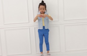 Vêtements pour enfants en gros, pantalon uni tendance pour bébés filles, provenant d'un fournisseur chinois - Product Image 2