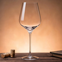 Vente en gros Verre à vin rouge de grande capacité Coupe en cristal Gobelet Design classique Verre à vin rouge étiré une pièce de qualité supérieure