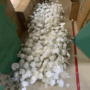 ฉากหลังงานแต่งงานสุดหรูหรา ตกแต่งซุ้มโค้งด้วยดอกกุหลาบสีขาว - Product Image 2