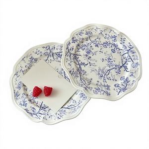 Assiette en céramique bleue gaufrée de style français, luxe léger, rétro, écologique, pour événements, restaurants, cuisine, dessert, petit-déjeuner - Product Image 1