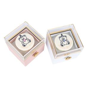 Caja <span class=keywords><strong>de</strong></span> Anillo Giratoria Cuadrada con Estampado para Regalos <span class=keywords><strong>de</strong></span> San Valentín, Bodas, Cumpleaños, Novio/Novia, Empaque <span class=keywords><strong>de</strong></span> Joyería - Product Image 4