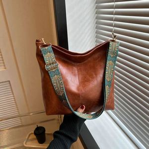 I-0658 Factory New Women's Fashion Handbag Single Shoulder Crossbody Bag Large Capacity Bucket Bags Summer Autumn Winter PU <b>ZIP</b> - Product Image 1