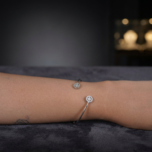 SILVERINGS สร้อยข้อมือเงินแท้ 925 ประดับดอกเดซี่ เครื่องประดับชั้นดี - Product Image 3