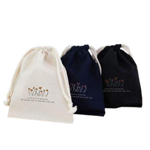 Sac à poussière en toile de coton et de lin noir écologique avec logo personnalisé, cordon de serrage, pochette en tissu pour un emballage de shopping élégant - Product Image 2