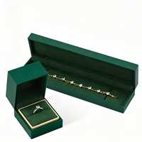 Boîte à bijoux simple en velours vert foncé personnalisée, boîte à bijoux personnalisée avec logo, ensembles de bijoux pour femmes, ensembles de bijoux de créateurs