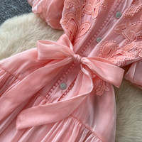 Robe décontractée mi-longue pour femme, coupe trapèze, à manches bouffantes, brodée, ceinturée, avec col à revers transparent, pour le quotidien et les soirées