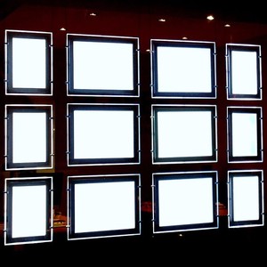 Insegna Luminosa LED Magnetica a Doppia Faccia in Cristallo Acrilico 4*4 Pezzi per Agenzia Immobiliare, Esposizione in Vetrina - Product Image 1