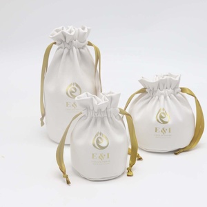 Pochette en cuir PU à fond rond sérigraphiée avec cordon de serrage pour emballage de bougies, de cadeaux et de balles de golf - Product Image 1
