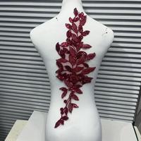 Patch en tissu à mailles avec des perles de feuilles, de fleurs, de paillettes et des perles pour ongles