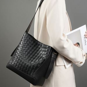 Wholesale Fashion Genuine Leather Woven Lady Bucket <b>Bag</b> Zipper Crossbody <b>Messenger</b> Shoulder Tote Braided Waterproof Soft - Product Image 6
