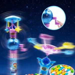 Carrousel <span class=keywords><strong>de</strong></span> bonbons <span class=keywords><strong>de</strong></span> l'univers avec chewing-gum et bonbons durs pour enfants - Jouet en plastique promotionnel, JOUETS EN BONBONS, Dulces <span class=keywords><strong>De</strong></span> Juguete pour enfants - Product Image 2