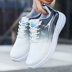 รองเท้ากีฬาแบบสวมใส่ได้หลากหลาย น้ำหนักเบา กันลื่น รุ่นใหม่รับฤดูใบไม้ผลิ ระบายอากาศได้ดี เหมาะสำหรับผู้ชาย ใส่ลำลองหรือวิ่งได้ - Product Image 3