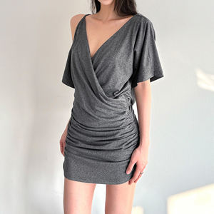 Vestido Mini Sexy de Un Hombro con Cuello en V y Detalle de Cadena en la Espalda para Mujer, Vestido de Fiesta de Punto Gris para Salir de Noche en Verano - Product Image 3