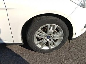 Auto Usata Ford Focus 2012 Berlina 1.6L Automatica Comfort Versione Bestseller di Alta Qualità - Product Image 4