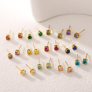 Pendientes de Botón con Circonita, Piedra de Nacimiento |   Joyería de Piedra Natalicia Redonda de Circonita Cúbica en Acero Inoxidable Chapado en Oro de 18K PVD |   Hipoalergénico, Impermeable - Product Image 3