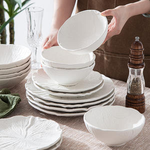 Juego de vajilla de cerámica en relieve de 16 piezas, sencillo y moderno, combinación de plato de porcelana ecológica para comedor en casa personalizable - Product Image 3