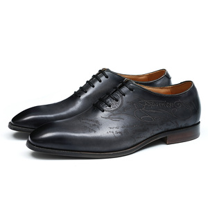 Mocassins de luxe sur mesure pour hommes en cuir de vache véritable, chaussures de mariage pointues pour l'automne, tenue sociale formelle, motif imprimé - Product Image 3