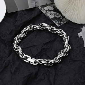 <span class=keywords><strong>Bracciale</strong></span> per Coppie in Acciaio Inossidabile. Gioielli Semplici Originali Fatti a Mano per Donne. <span class=keywords><strong>Bracciale</strong></span> da ragazzo in stile cubano. - Product Image 3