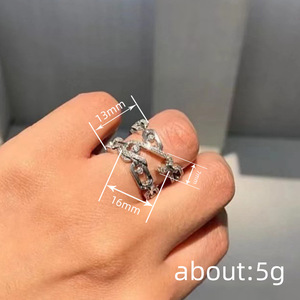 Anello a Graffetta per Donne, Gioiello da Dito Creativo e Minimalista alla Moda - Product Image 4