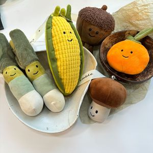 Porte-clés en peluche personnalisé à faible MOQ, motif fruits et légumes Kawaii (maïs, champignon, orange, <span class=keywords><strong>poireau</strong></span>) pour cadeau - Product Image 2