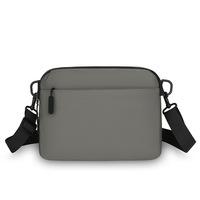 Tas Selempang Pria Kasual Warna Solid Bahan Nylon Anti Air dengan Ritsleting dan Tali Pengikat yang Dapat Disesuaikan