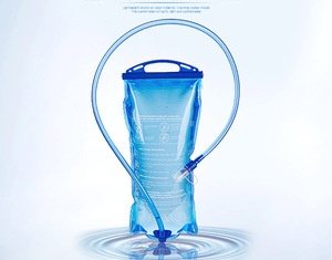 Maßgefertigter Blauer EVA BPA-Freier VA Hydrationsbeutel Wasserbeutel mit 1,5L/2L/3L Fassungsvermögen Faltbarer Umweltfreundlicher TPU-Deckel - Product Image 4