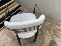 Chaise de salle à manger Jagger en bois massif moderne OEM ODM avec dossier léger - Personnalisable pour un usage domestique et hôtelier
