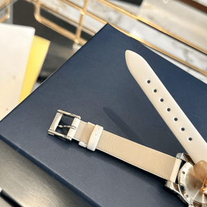 Montre-bracelet mécanique pour femme sertie de diamants avec bracelet en cuir blanc pour les événements formels Chopards - Product Image 6