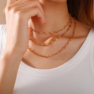 สร้อยคอเรขาคณิตสำหรับผู้หญิง ดีไซน์ยุโรปอเมริกัน ชุบทอง 18k สร้อยสแตนเลสสตีล ชุดเครื่องประดับ - Product Image 4