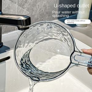 قلاب مياه منزلي سميك ومعمق مقبض طويل كبير للمطبخ ملعقة بلاستيكية مغرفة أدوات شامبو بلاستيكية شفافة - Product Image 3