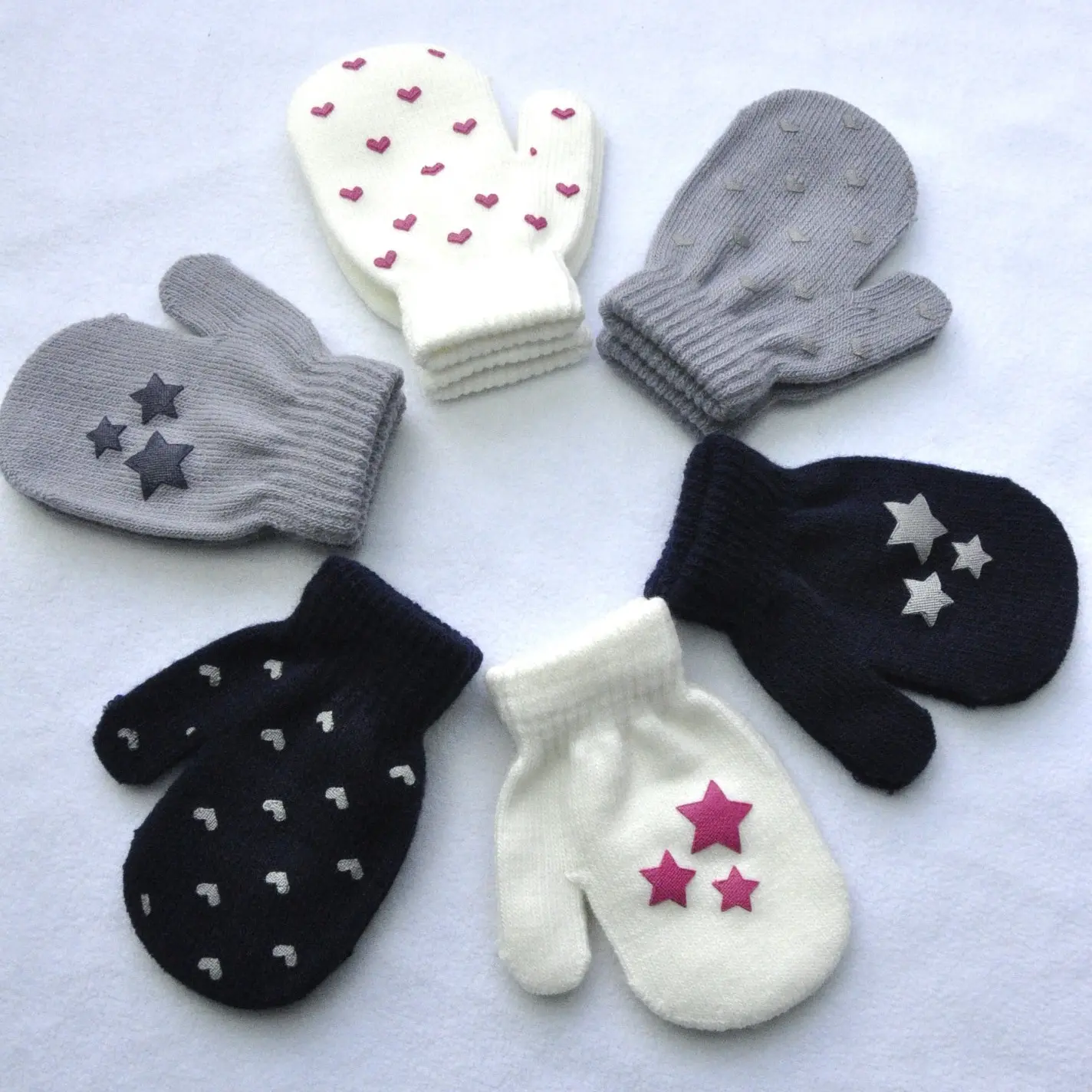 Wholesale Girls And Boys Heart Print Stretchy Knitted Mittens Gloves Cute Custom Winter Warm Magic Gloves For Children