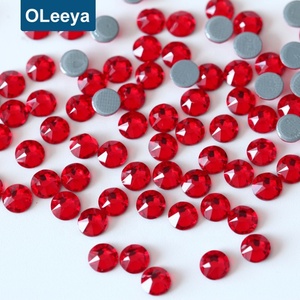 Piedras Preciosas Sueltas de Cristal con 16 Facetas, 10SS, Cristales Termoadhesivos con Pegamento Alemán para Motivos de Cristales, Venta al Por Mayor - Product Image 3
